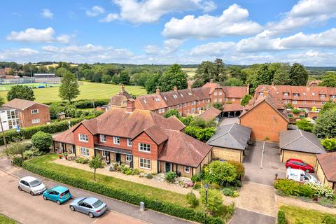 2 bedroom retirement property for sale, Bluecoat Pond, Christs Hospital, RH13