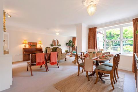 2 bedroom retirement property for sale, Bluecoat Pond, Christs Hospital, RH13