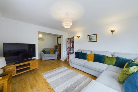 4 bedroom end of terrace house for sale, Newhouse Road Bovingdon, Hemel Hempstead, HP3
