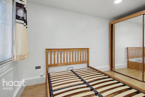 2 bedroom flat to rent, Bourne Avenue, HAYES