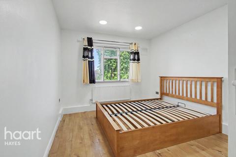 2 bedroom flat to rent, Bourne Avenue, HAYES
