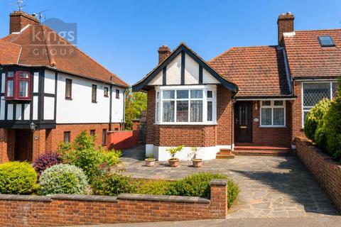 2 bedroom bungalow for sale, Sunset Avenue, London