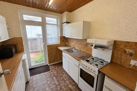 2 bedroom bungalow for sale, Sunset Avenue, London