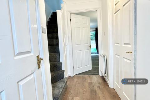 2 bedroom terraced house to rent, Schooner Close, Barking, IG11