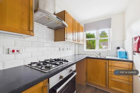 2 bedroom terraced house to rent, Schooner Close, Barking, IG11