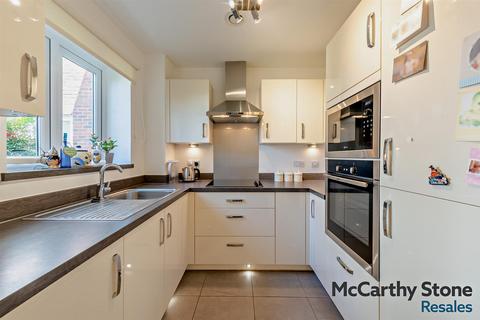 1 bedroom apartment for sale, Oak Tree Court, Smallhythe Road, Tenterden, Kent, TN30 7EQ