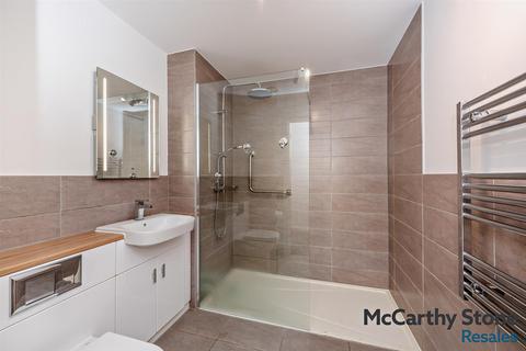 1 bedroom apartment for sale, Oak Tree Court, Smallhythe Road, Tenterden, Kent, TN30 7EQ