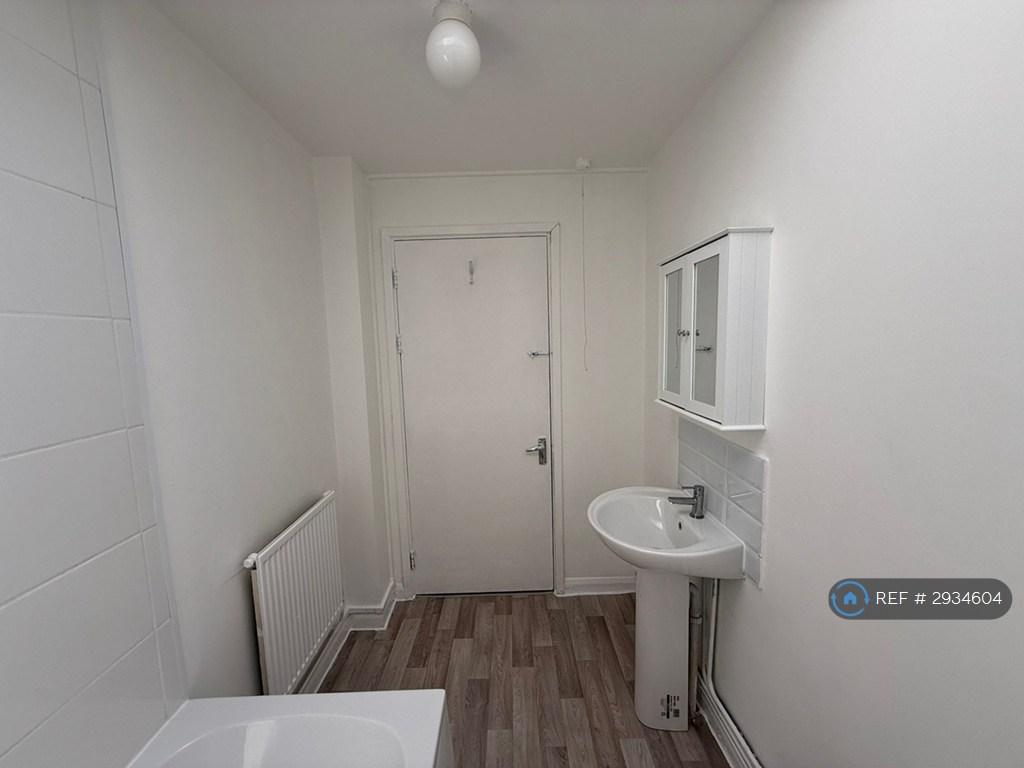 Apartment in Mitcham - More
