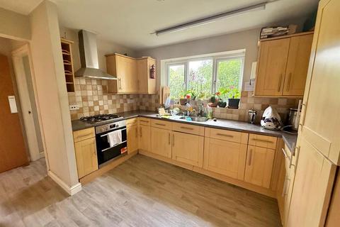 4 bedroom detached house for sale, London Road, Macclesfield