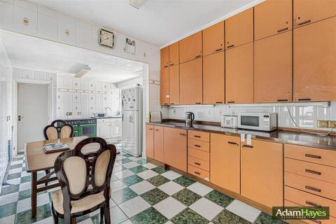 7 bedroom semi-detached house for sale, East End Road, London N3