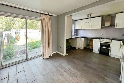 3 bedroom terraced house for sale, 76 Mallard Avenue, Whittleford, Nuneaton, Warwickshire CV10 9LW