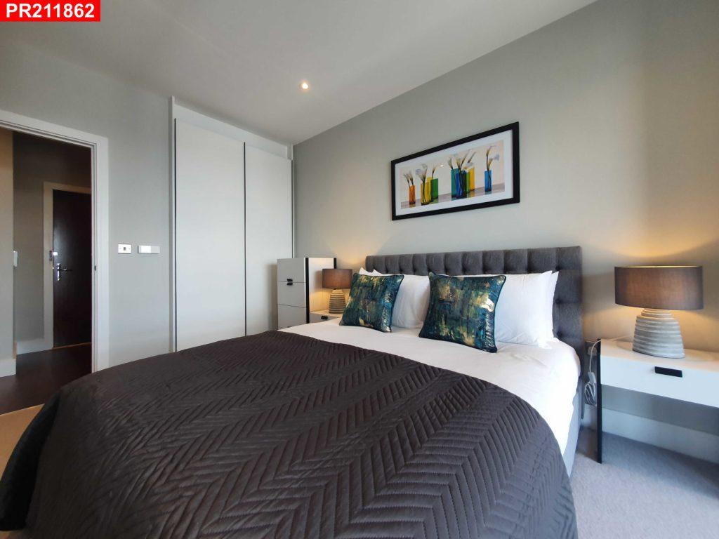 Apartment in Canary Wharf - View 4