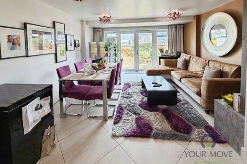 4 bedroom end of terrace house for sale, Brentleigh Way, Hanley, Staffordshire ST1