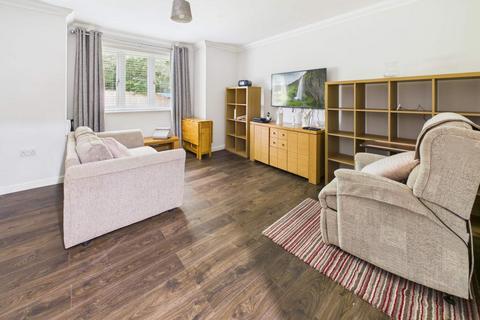 2 bedroom flat for sale, Woodruff Way, Thornhill, Cardiff. CF14