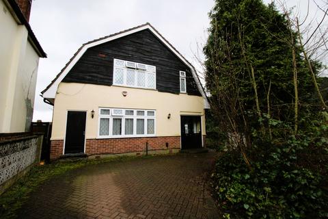 3 bedroom detached house for sale, Wingletye Lane, Hornchurch RM11