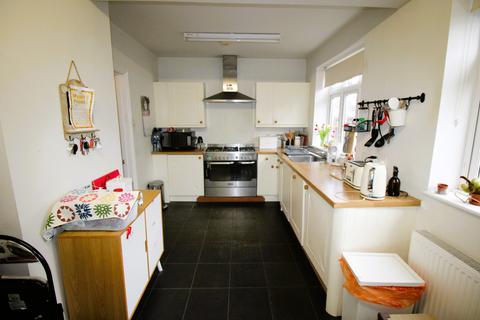3 bedroom detached house for sale, Wingletye Lane, Hornchurch RM11