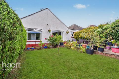 2 bedroom detached bungalow for sale, Hillcrest, Pontypool