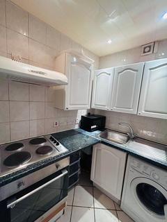 Studio to rent, New Cross Road SE14