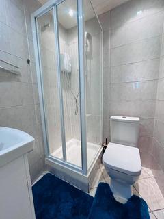Studio to rent, New Cross Road SE14
