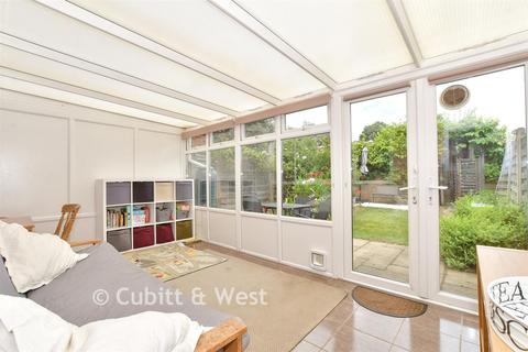 3 bedroom terraced house for sale, Taylors Crescent, Cranleigh, Surrey