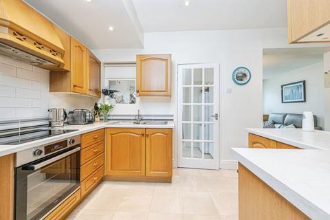 4 bedroom semi-detached house for sale, Kirkgate, Hanging Heaton, Batley
