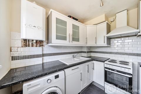 Studio for sale, High Street South, Dunstable, Bedfordshire