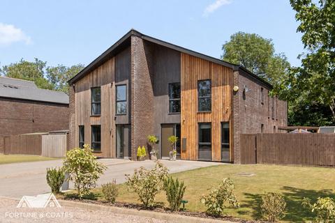 4 bedroom semi-detached house for sale, Hastingwood Park, Harlow