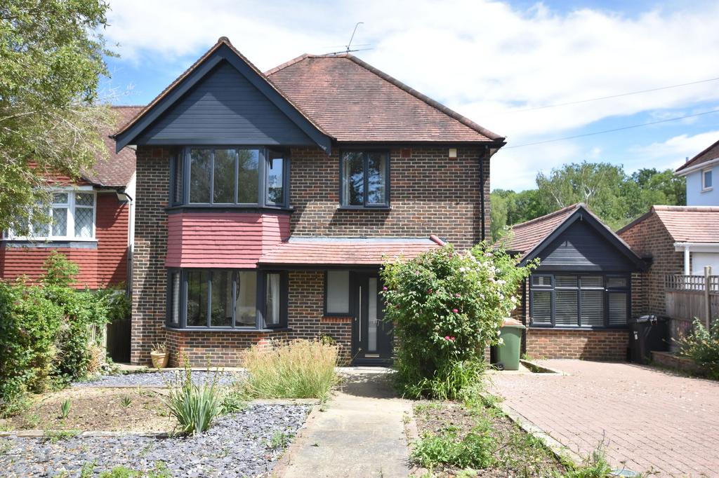 Detached house exterior, driveway