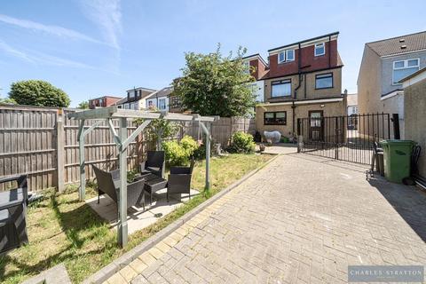 5 bedroom semi-detached house for sale, Lilac Gardens, Rush Green