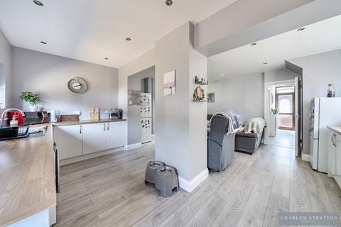 5 bedroom semi-detached house for sale, Lilac Gardens, Rush Green