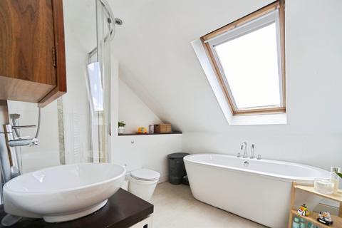3 bedroom semi-detached house for sale, Leslie Avenue, Yeadon, Leeds