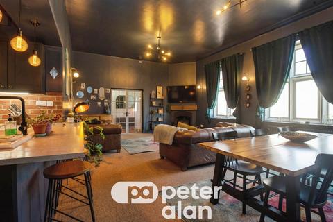 6 bedroom detached house for sale, Greenhill Road, Sebastopol, Pontypool