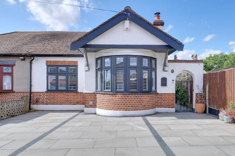 3 bedroom semi-detached bungalow for sale, Toplands Avenue, South Ockendon RM15
