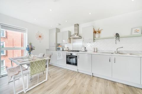 1 bedroom flat for sale, Narwhal Crescent, Wouldham, Rochester, Kent, ME1 3YP