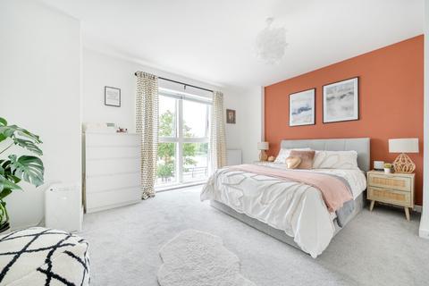 1 bedroom flat for sale, Narwhal Crescent, Wouldham, Rochester, Kent, ME1 3YP