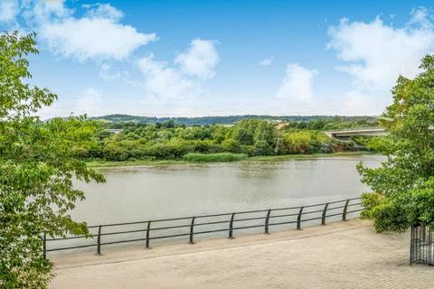 1 bedroom flat for sale, Narwhal Crescent, Wouldham, Rochester, Kent, ME1 3YP