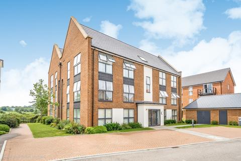 1 bedroom flat for sale, Narwhal Crescent, Wouldham, Rochester, Kent, ME1 3YP