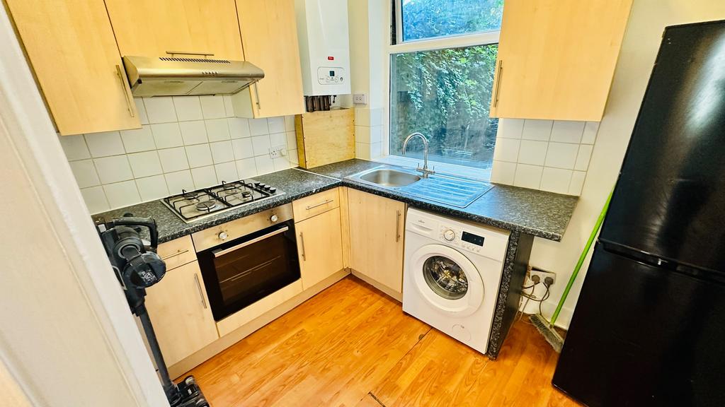 NEWLY PAINTED STUDIO GF FLAT | AVAILABLE NOW , London E11 - Widok 2