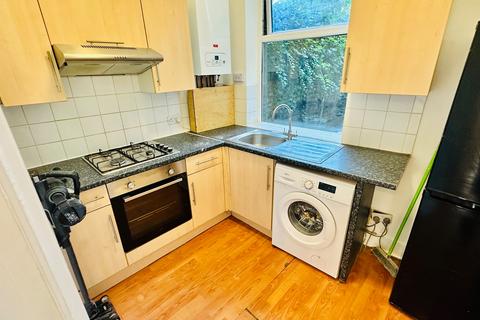 Studio to rent, NEWLY PAINTED STUDIO GF FLAT | AVAILABLE NOW , London E11
