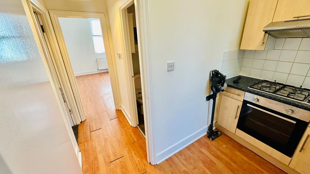 NEWLY PAINTED STUDIO GF FLAT | AVAILABLE NOW , London E11 - Widok 3