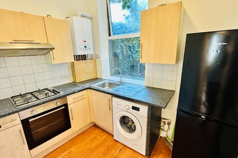 Studio to rent, NEWLY PAINTED STUDIO GF FLAT | AVAILABLE NOW , London E11