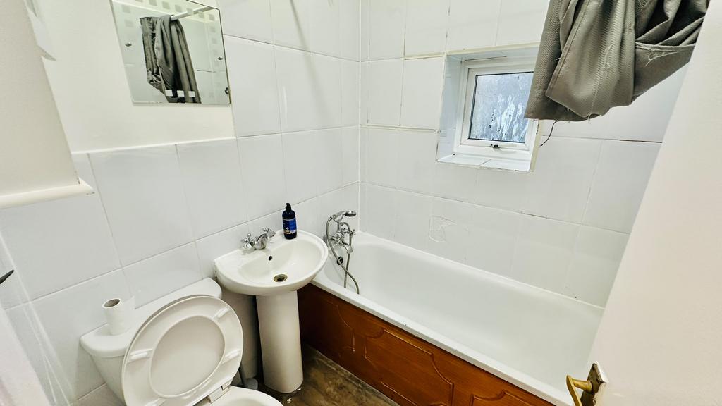 NEWLY PAINTED STUDIO GF FLAT | AVAILABLE NOW , London E11 - Widok 6