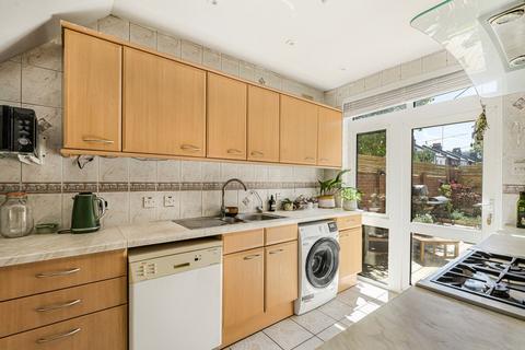 4 bedroom end of terrace house for sale, Crimsworth Road, London, SW8