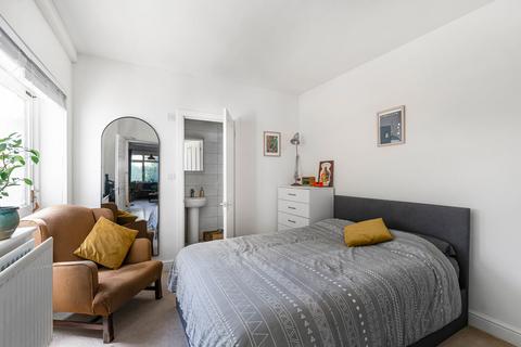 4 bedroom end of terrace house for sale, Crimsworth Road, London, SW8