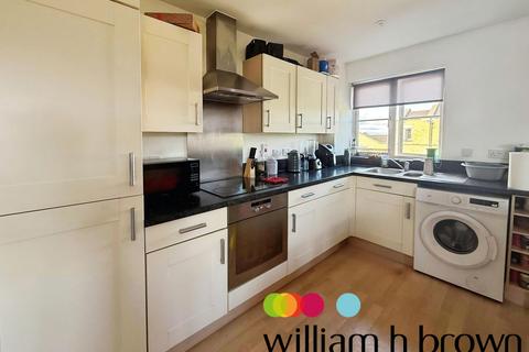2 bedroom apartment to rent, Aerofoil Grove, Colchester
