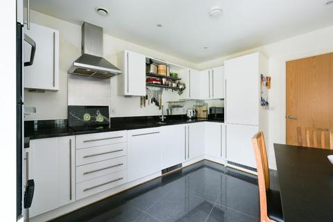 4 bedroom terraced house for sale, Redwood Drive, Epsom