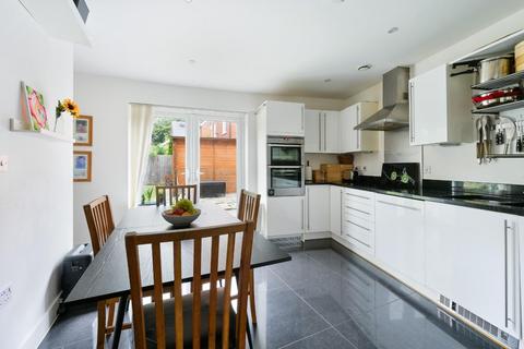4 bedroom terraced house for sale, Redwood Drive, Epsom