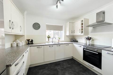 2 bedroom retirement property for sale, St Nicholas Court, Middleton-on-Sea