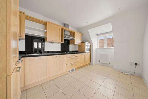 2 bedroom flat for sale, Between Streets, Cobham, KT11