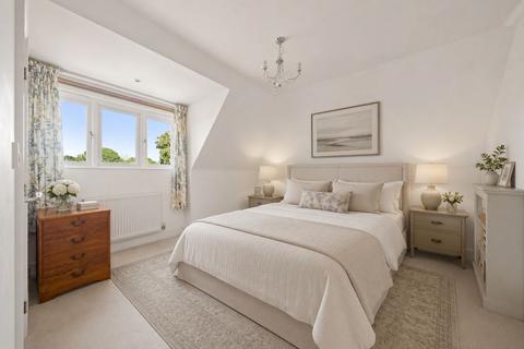 2 bedroom flat for sale, Between Streets, Cobham, KT11